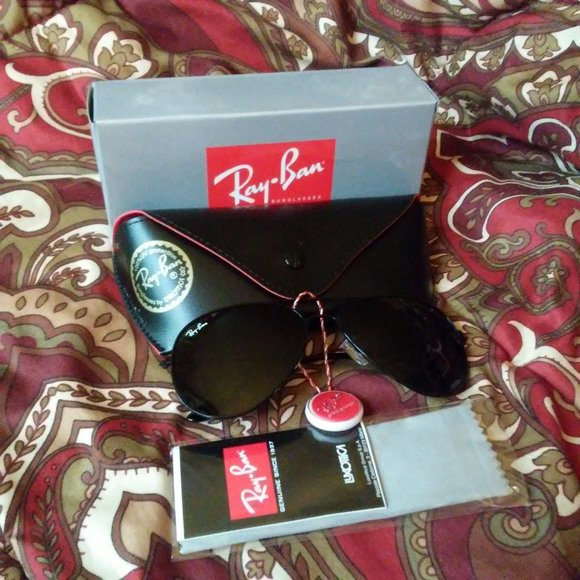 Ray-Ban Other - Brand New RayBan Black/Black Aviator Polarized